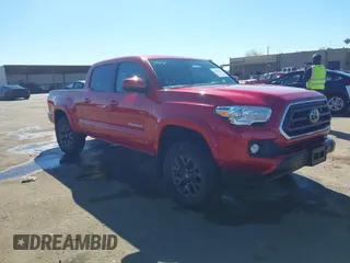 2021 Toyota Tacoma 4WD SR5 with VIN 3TMDZ5BN7MM110656, listed as a IAAI auction lot 41871756 with 12,653 mi miles. Bid and sale history available at carsss.com. Image 1.