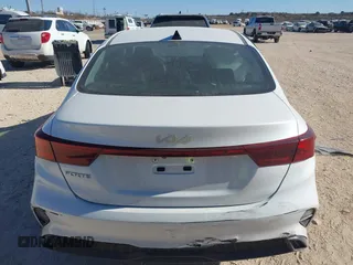 2022 Kia Forte LXS z VIN 3KPF24AD7NE479402, wystawiony jako IAAI lot #41629995 z przebiegiem 54 864 mil mil oraz . Historia ofert i sprzedaży dostępna na DreamBid. Obrazek 16.