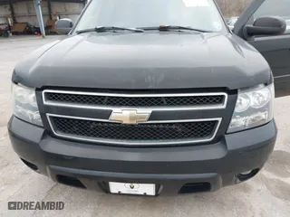 2007 Chevrolet Suburban LT with VIN 3GNFC16097G191395, listed as a IAAI auction lot 41683775 with 274,232 mi miles. Bid and sale history available at carsss.com. Image 6.