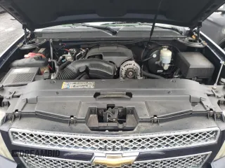 2009 Chevrolet Tahoe LTZ with VIN 1GNFK33009R277510, listed as a Copart auction lot 55766245 with 213,530 mi miles and Clean title. Bid and sale history available at DreamBid. Image 12.