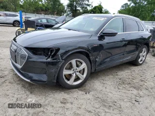 2019 Audi e-tron Prestige z VIN WA1VAAGEXKB010434, wystawiony jako Copart lot #57765595 z przebiegiem 31 956 mil mil oraz Szkoda całkowita • Salvage title. Historia ofert i sprzedaży dostępna na DreamBid. Obrazek 1.