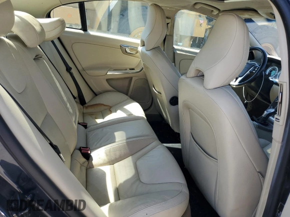 2013 Volvo S60 T5 Premier z VIN YV1612FS6D1228039, wystawiony jako Copart lot #58237355 z przebiegiem 173 884 mil mil oraz Tytuł czysty. Historia ofert i sprzedaży dostępna na DreamBid. Obrazek 10.