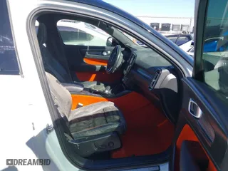 2019 Volvo XC40 R-Design with VIN YV4162UM3K2067773, listed as a IAAI auction lot 41483625 with 57,253 mi miles. Bid and sale history available at carsss.com. Image 5.