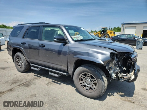 2020 Toyota 4Runner SR5 with VIN JTEBU5JR1L5810893, listed as a Copart auction lot 61157285 with 35,426 mi miles and Salvage title. Bid and sale history available at DreamBid. Image 4.