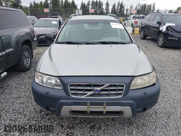 2005 Volvo XC70 with VIN YV1SZ592151195652, listed as a IAAI auction lot 42125275 with 183,928 mi miles and . Bid and sale history available at DreamBid. Image 13.