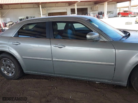 2006 Chrysler 300 Touring with VIN 2C3KA53G86H538451, listed as a IAAI auction lot 41702401 with NaN miles. Bid and sale history available at carsss.com. Image 13.