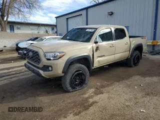 2020 Toyota Tacoma SR5 z VIN 3TMCZ5AN5LM289114, wystawiony jako Copart lot #44267755 z przebiegiem 55 598 mil mil oraz Szkoda całkowita • Salvage title. Historia ofert i sprzedaży dostępna na DreamBid. Obrazek 1.