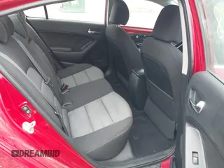 2016 Kia Forte EX z VIN KNAFX4A88G5490716, wystawiony jako IAAI lot #42017118 z przebiegiem 95 681 mil mil oraz . Historia ofert i sprzedaży dostępna na DreamBid. Obrazek 8.