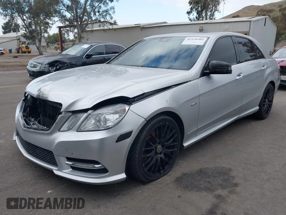 2012 Mercedes-Benz E E 350 Luxury with VIN WDDHF5KB8CA589252, listed as a IAAI auction lot 41528203 with 164,870 mi miles and . Bid and sale history available at carsss.com. Image 2.