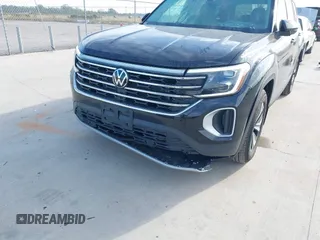2024 Volkswagen Atlas SE with VIN 1V2LR2CA7RC553936, listed as a IAAI auction lot 40662181 with 4,305 mi miles and . Bid and sale history available at DreamBid. Image 6.