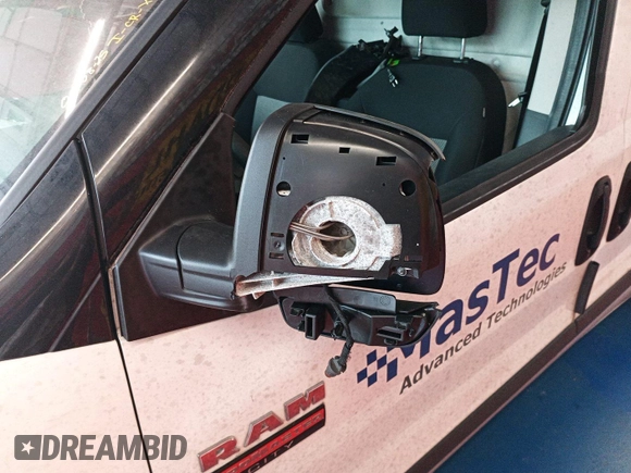 2019 Ram ProMaster City Cargo Tradesman z VIN ZFBHRFAB6K6M61931, wystawiony jako IAAI lot #42570041 z przebiegiem 152 309 mil mil oraz . Historia ofert i sprzedaży dostępna na DreamBid. Obrazek 19.