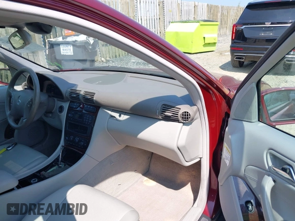2003 Mercedes-Benz C 240 с VIN WDBRF61J63F302232, выставлен на аукционе IAAI как лот 42419767 с пробегом 43 602 миль миль и . История ставок и продаж доступна на DreamBid. Изображение 5.