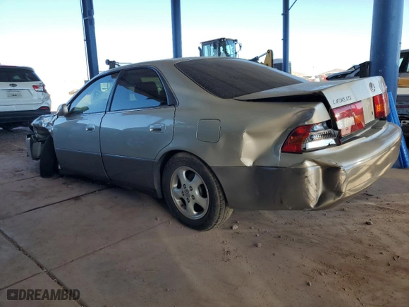 1997 Lexus ES 300 Luxury Sport Sdn with VIN JT8BF22G0V0008425, listed as a Copart auction lot 80976114 with 111,255 mi miles and Salvage Title. Bid and sale history available at carsss.com. Image 2.