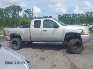 2008 Chevrolet Silverado 1500 1LT with VIN 2GCEC19C781149327, listed as a IAAI auction lot 42126913 with 194,629 mi miles and . Bid and sale history available at DreamBid. Image 13.