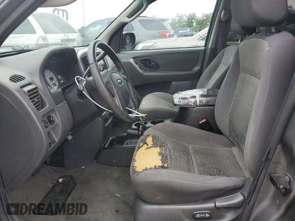 2003 Ford Escape XLT Popular 2 with VIN 1FMYU93163KE03257, listed as a Copart auction lot 66966644 with 209,618 mi miles and Salvage Title. Bid and sale history available at carsss.com. Image 7.