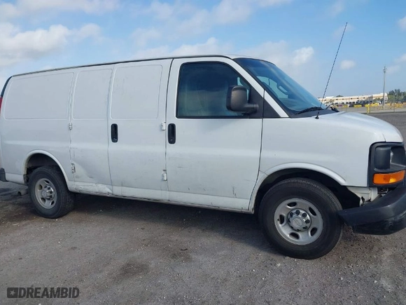 2016 Chevrolet Express Cargo Van with VIN 1GCWGAFF4G1167344, listed as a IAAI auction lot 41729291 with 136,982 mi miles. Bid and sale history available at carsss.com. Image 13.