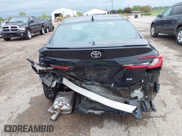 2025 Toyota Camry LE z VIN 4T1DAACK0SU057646, wystawiony jako IAAI lot #42147253 z przebiegiem 6 675 mil mil oraz . Historia ofert i sprzedaży dostępna na DreamBid. Obrazek 17.