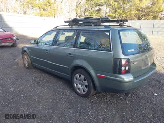 2003 Volkswagen Passat GLX with VIN WVWYH63B23E026361, listed as a IAAI auction lot 41747516 with 293,955 mi miles. Bid and sale history available at carsss.com. Image 3.