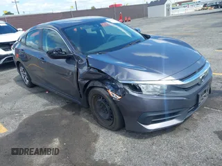 2017 Honda Civic LX z VIN 2HGFC2F5XHH575747, wystawiony jako IAAI lot #42262525 z przebiegiem 112 209 mil mil oraz . Historia ofert i sprzedaży dostępna na DreamBid. Obrazek 1.