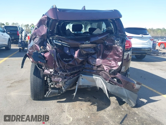 2018 Toyota RAV4 XLE with VIN 2T3WFREV1JW501431, listed as a IAAI auction lot 41880896 with 19,531 mi miles. Bid and sale history available at carsss.com. Image 6.