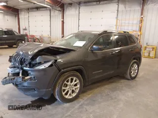 2016 Jeep Cherokee Latitude z VIN 1C4PJMCS6GW101471, wystawiony jako IAAI lot #41919576 z przebiegiem 113 492 mil mil oraz . Historia ofert i sprzedaży dostępna na DreamBid. Obrazek 17.