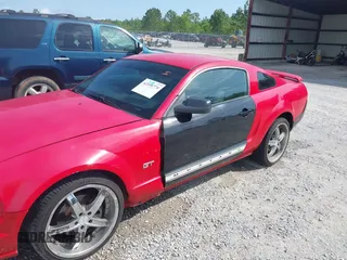 2006 Ford Mustang GT Deluxe with VIN 1ZVFT82H865265969, listed as a IAAI auction lot 42090770 with 237,231 mi miles. Bid and sale history available at carsss.com. Image 6.