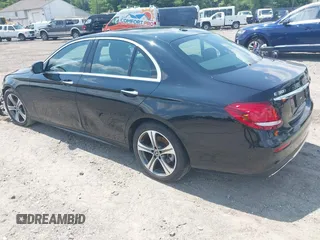 2018 Mercedes-Benz E 300 with VIN WDDZF4KB0JA394337, listed as a IAAI auction lot 42535687 with 40,509 mi miles and . Bid and sale history available at DreamBid. Image 3.