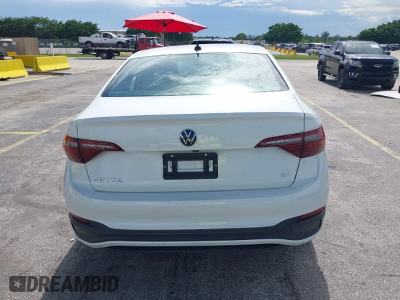 2024 Volkswagen Jetta SE with VIN 3VWEM7BU8RM007188, listed as a IAAI auction lot 42657015 with 40,589 mi miles and . Bid and sale history available at DreamBid. Image 16.
