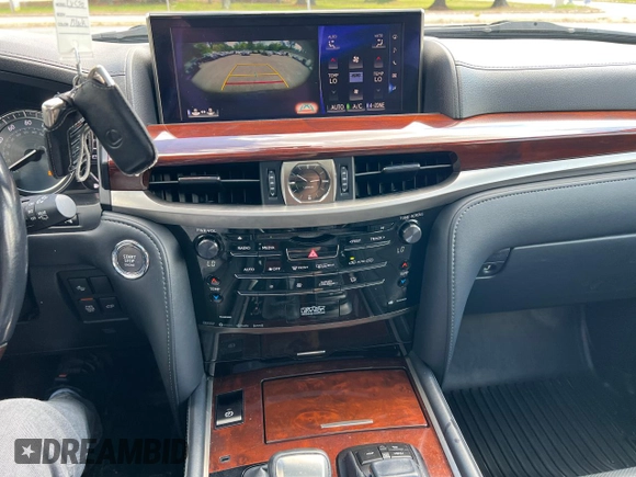 2018 Lexus LX 570 with VIN JTJHY7AX8J4258452, listed as a Copart auction lot 57357365 with 131,556 mi miles and Clean title. Bid and sale history available at DreamBid. Image 10.