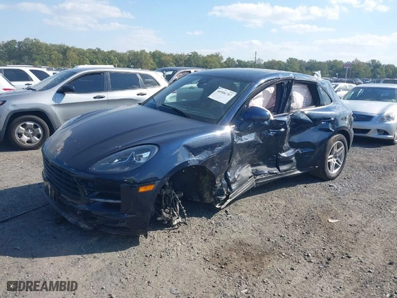 2019 Porsche Macan with VIN WP1AA2A55KLB06516, listed as a IAAI auction lot 40506787 with 14,255 mi miles. Bid and sale history available at carsss.com. Image 2.