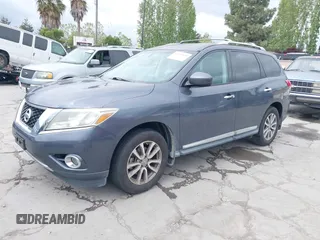 2014 Nissan Pathfinder SV with VIN 5N1AR2MM9EC625565, listed as a IAAI auction lot 42137658 with 163,357 mi miles. Bid and sale history available at carsss.com. Image 2.