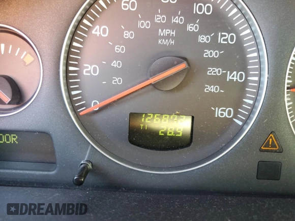 2010 Volvo XC90 I6 with VIN YV4982CZ1A1538298, listed as a Copart auction lot 52205615 with 126,872 mi miles and Salvage title. Bid and sale history available at DreamBid. Image 9.