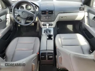 2008 Mercedes-Benz C 300 Sport z VIN WDDGF54X78F029866, wystawiony jako Copart lot #57559015 z przebiegiem 148 764 mil mil oraz Szkoda całkowita • Salvage title. Historia ofert i sprzedaży dostępna na DreamBid. Obrazek 8.
