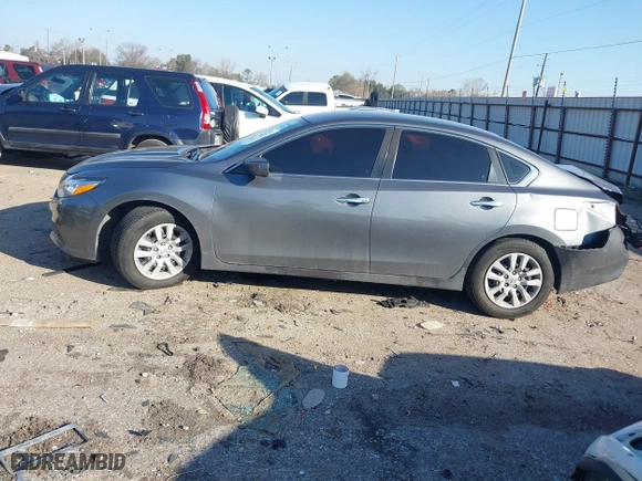 2017 Nissan Altima 2.5 SR with VIN 1N4AL3AP3HC291361, listed as a IAAI auction lot 41585914 with 140,851 mi miles. Bid and sale history available at carsss.com. Image 14.