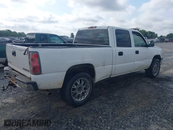 2005 Chevrolet Silverado 1500HD LT z VIN 1GCGC13U85F821460, wystawiony jako IAAI lot #42150934 z przebiegiem 272 356 mil mil oraz . Historia ofert i sprzedaży dostępna na DreamBid. Obrazek 4.