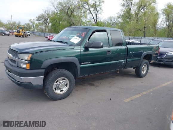 2004 Chevrolet Silverado 2500 LS with VIN 1GCGK29U84E311873, listed as a IAAI auction lot 42096136 with 268,581 mi miles. Bid and sale history available at carsss.com. Image 2.