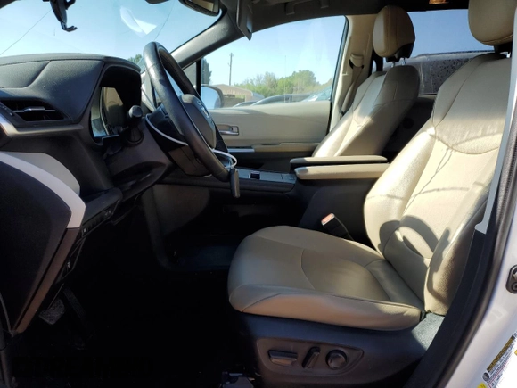 2021 Toyota Sienna XLE with VIN 5TDYRKEC5MS009173, listed as a Copart auction lot 52110265 with 81,880 mi miles and Salvage Title. Bid and sale history available at carsss.com. Image 7.