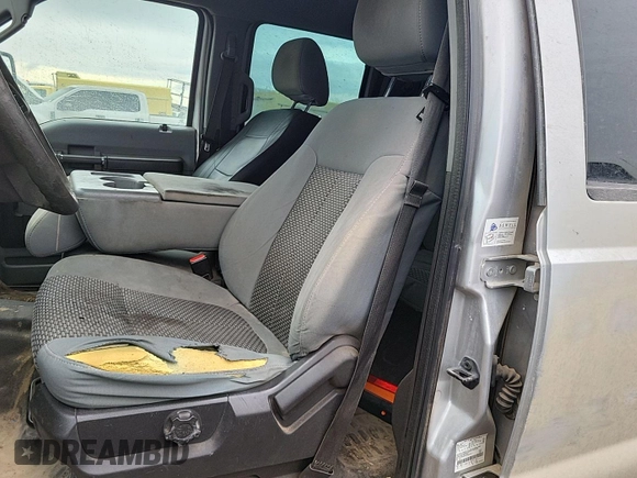 2015 Ford F-250 Lariat z VIN 1FT7W2BTXFEB10761, wystawiony jako IAAI lot #42522911 z przebiegiem 209 886 mil mil oraz . Historia ofert i sprzedaży dostępna na DreamBid. Obrazek 20.