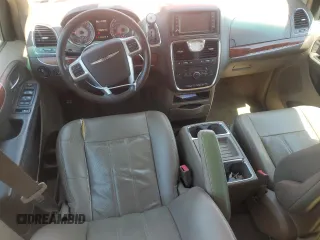 2012 Chrysler Town & Country Touring z VIN 2C4RC1BG8CR401417, wystawiony jako Copart lot #57238745 z przebiegiem 151 560 mil mil oraz Szkoda całkowita • Salvage title. Historia ofert i sprzedaży dostępna na DreamBid. Obrazek 8.