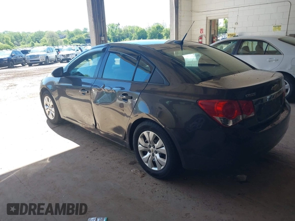 2014 Chevrolet Cruze LS z VIN 1G1PA5SH2E7346991, wystawiony jako IAAI lot #42326149 z przebiegiem 161 651 mil mil oraz . Historia ofert i sprzedaży dostępna na DreamBid. Obrazek 3.