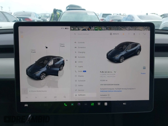 2024 Tesla Model Y Long Range z VIN 7SAYGDEE2RF069588, wystawiony jako IAAI lot #42024180 z przebiegiem 13 230 mil mil oraz . Historia ofert i sprzedaży dostępna na DreamBid. Obrazek 7.