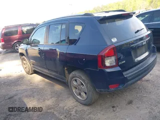 2014 Jeep Compass Latitude with VIN 1C4NJCEAXED531969, listed as a IAAI auction lot 42009220 with 189,303 mi miles. Bid and sale history available at carsss.com. Image 3.