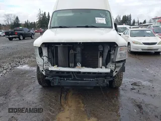 2021 Nissan NV Cargo SV z VIN 1N6BF0LY8MN803945, wystawiony jako IAAI lot #41459255 z przebiegiem 70 324 mil mil oraz . Historia ofert i sprzedaży dostępna na DreamBid. Obrazek 6.