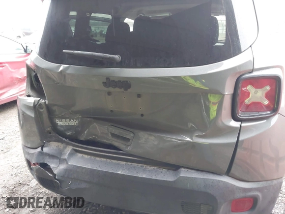 2020 Jeep Renegade Latitude with VIN ZACNJABB4LPM07063, listed as a IAAI auction lot 41398716 with 29,576 mi miles and . Bid and sale history available at DreamBid. Image 6.