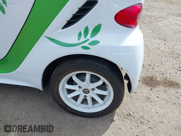2014 Smart fortwo Passion with VIN WMEEJ9AA5EK783957, listed as a IAAI auction lot 42478047 with Not provided miles and . Bid and sale history available at DreamBid. Image 6.
