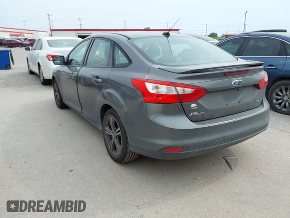 2012 Ford Focus SE with VIN 1FAHP3F25CL122340, listed as a IAAI auction lot 42070565 with 186,662 mi miles. Bid and sale history available at carsss.com. Image 3.