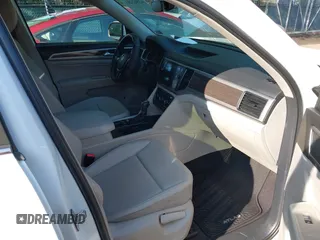 2018 Volkswagen Atlas SE z VIN 1V2LR2CA0JC520538, wystawiony jako IAAI lot #42862283 z przebiegiem 119 258 mil mil oraz . Historia ofert i sprzedaży dostępna na DreamBid. Obrazek 5.
