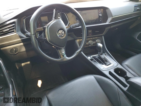 2019 Volkswagen Jetta SEL z VIN 3VWE57BU9KM041272, wystawiony jako Copart lot #56227985 z przebiegiem Nie podano mil oraz Szkoda całkowita • Salvage title. Historia ofert i sprzedaży dostępna na DreamBid. Obrazek 8.