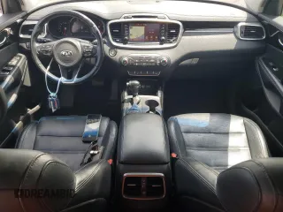 2016 Kia Sorento SX z VIN 5XYPK4A50GG008162, wystawiony jako Copart lot #55602355 z przebiegiem 49 987 mil mil oraz Szkoda całkowita • Salvage title. Historia ofert i sprzedaży dostępna na DreamBid. Obrazek 8.