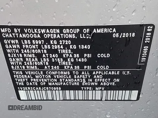 2018 Volkswagen Atlas SE with VIN 1V2KR2CA5JC570959, listed as a IAAI auction lot 42202947 with 122,134 mi miles and . Bid and sale history available at DreamBid. Image 9.